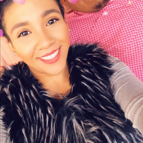 Meet your Posher, Mariel - Picture 1 of 1